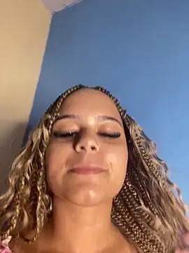 Lolacavalona online show from January 23, 9:50 pm