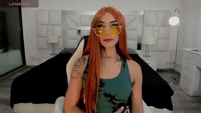 Snapshot of AdharaaMoon chatting on November 10, 6:51 pm AdharaaMoon online show from November 10, 6:51 pm