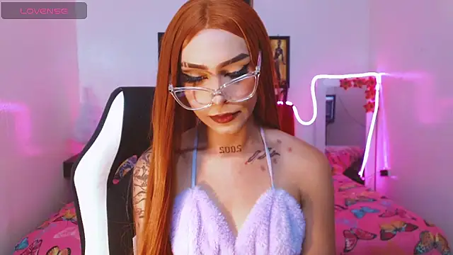 Snapshot of AdharaaMoon chatting on November 28, 6:54 pm AdharaaMoon online show from November 28, 6:54 pm