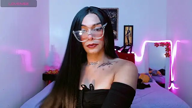 Snapshot of AdharaaMoon chatting on December 2, 7:09 pm AdharaaMoon online show from December 2, 7:09 pm