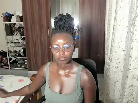 Snapshot of supa_queen254 chatting on June 18, 3:51 am supa queen254 online show from June 18, 3:51 am