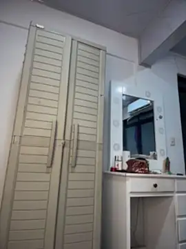 Sarahballiston  online show from April 9, 1:27 am