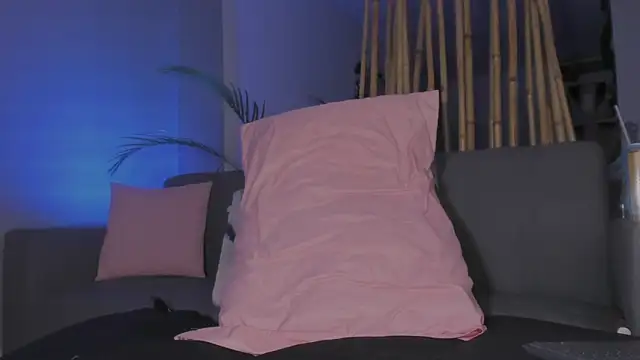 Snapshot of danna_v chatting on January 26, 9:08 am danna v online show from January 26, 9:08 am