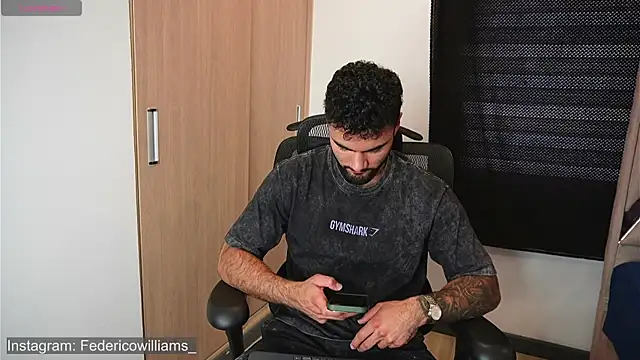 Derek w online show from November 14, 7:45 pm