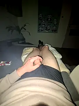 Snapshot of Bierzdobuzisuko4433 chatting on October 10, 12:31 am Bierzdobuzisuko4433 online show from October 10, 12:31 am