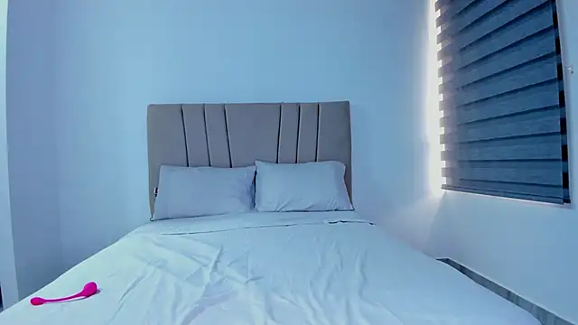 Natasha-28 online show from November 2, 9:17 pm