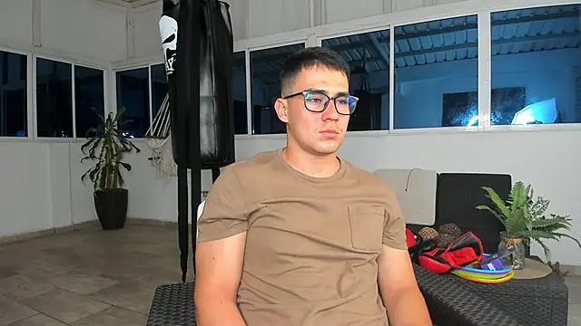 owengray2n online show from December 16, 12:37 am