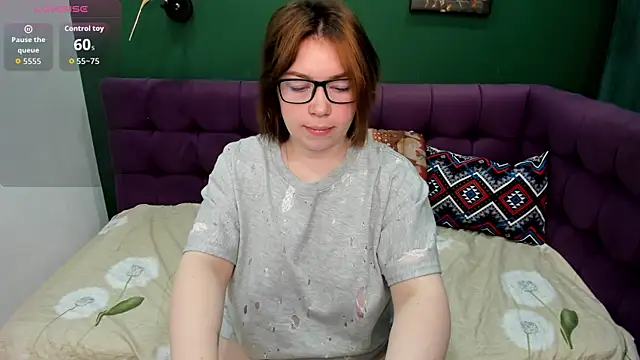 Emily Amorre online show from July 30, 1:15 am