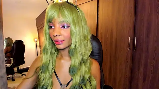 alikahouston4 online show from October 19, 3:29 am