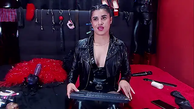 Hannamariana online show from February 5, 4:25 pm