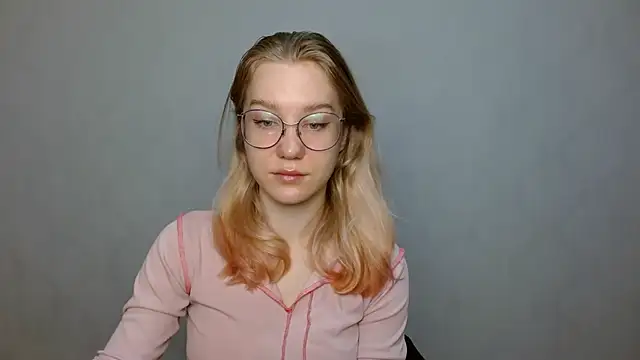 cindi hot online show from January 29, 9:12 am