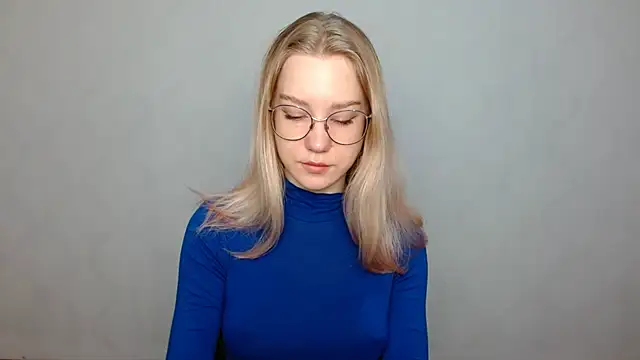 cindi hot online show from February 11, 8:26 am