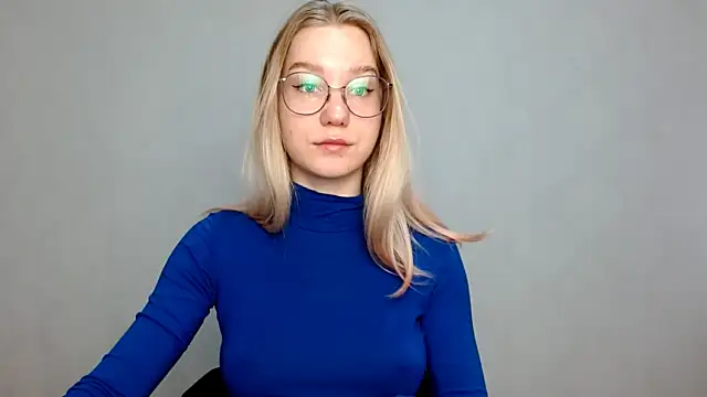 cindi hot online show from February 19, 7:28 am