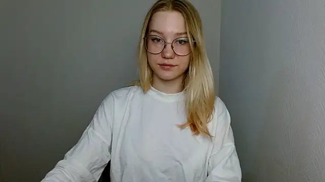 cindi hot online show from March 17, 11:31 am