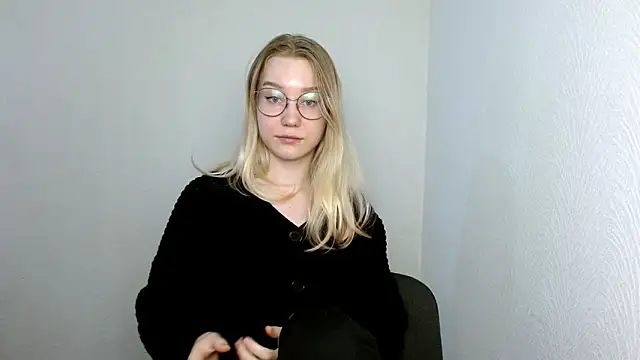 cindi hot online show from March 18, 11:41 am