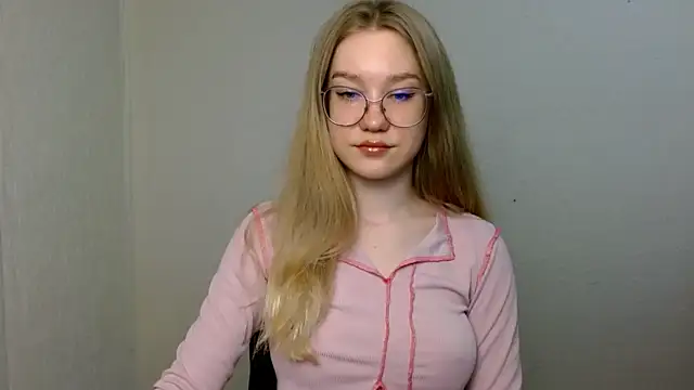 Snapshot of cindi_hot chatting on June 17, 9:56 am cindi hot online show from June 17, 9:56 am
