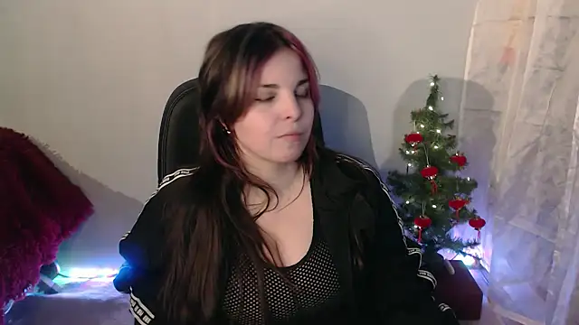 Saya sweet online show from December 13, 9:30 pm