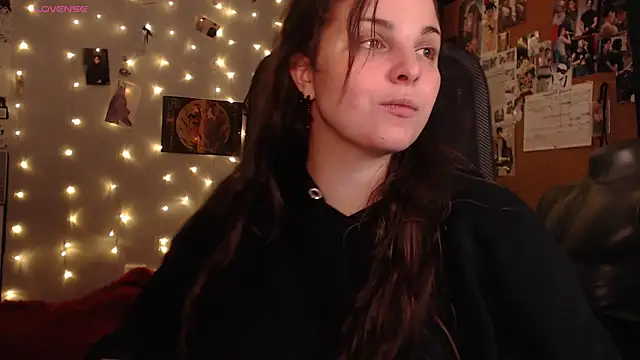 Saya sweet online show from October 11, 9:35 pm