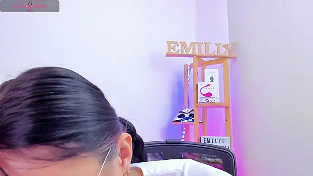 EmillySanders online show from October 10, 4:28 pm