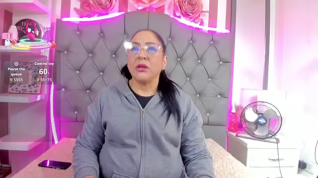 Gina Myers online show from November 8, 12:16 pm