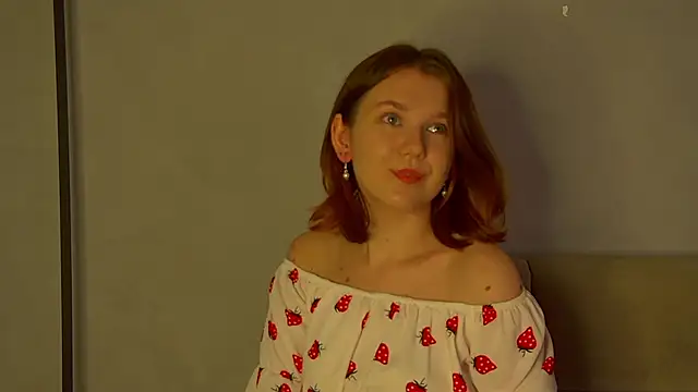 LessySmith online show from April 18, 7:58 pm