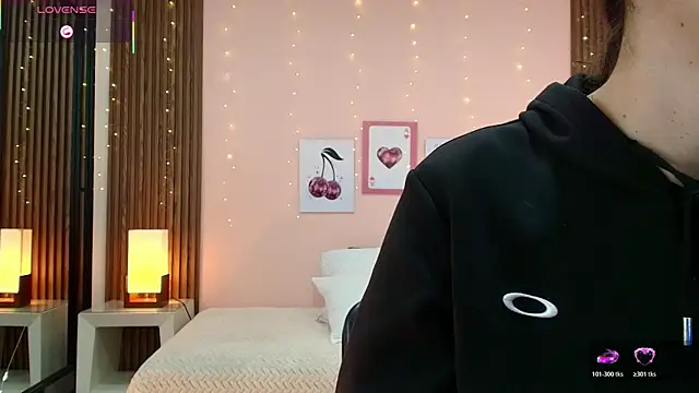 alina martinelli online show from April 10, 11:59 am