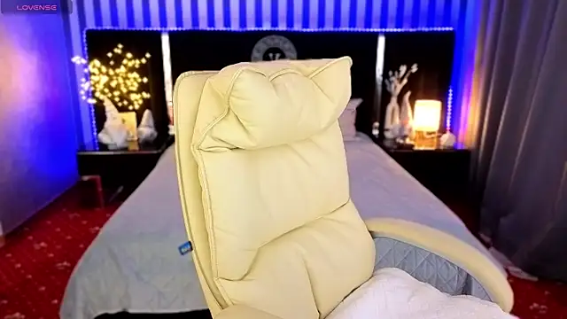 Lexi Si online show from December 20, 7:15 am