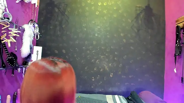 Alexa Slave online show from March 22, 7:20 pm