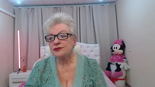 KayleSmoll online show from April 27, 6:39 pm