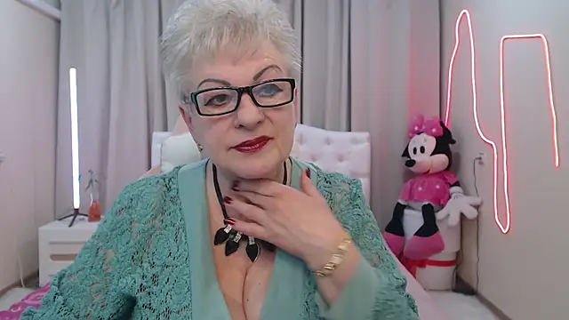 Snapshot of KayleSmoll chatting on May 13, 6:38 pm KayleSmoll online show from May 13, 6:38 pm