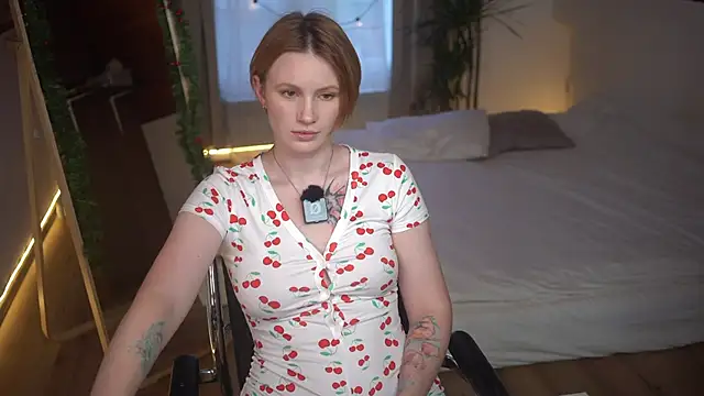 Snapshot of AkaneiroDemon chatting on December 18, 1:34 pm AkaneiroDemon online show from December 18, 1:34 pm