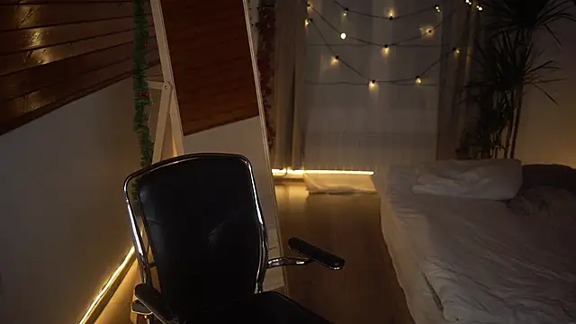 Snapshot of AkaneiroDemon chatting on December 18, 4:39 pm AkaneiroDemon online show from December 18, 4:39 pm