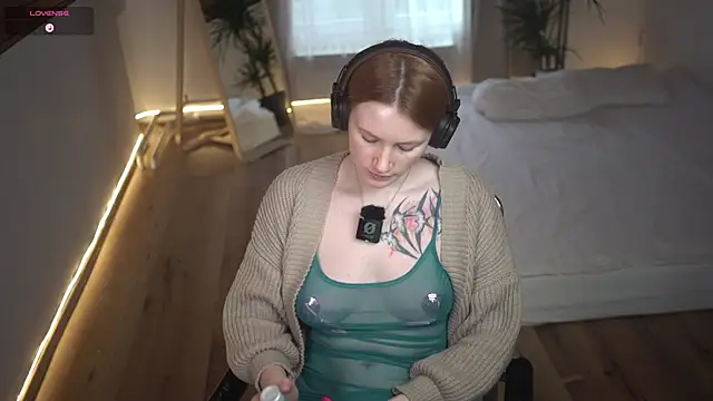 Snapshot of AkaneiroDemon chatting on January 23, 1:56 pm AkaneiroDemon online show from January 23, 1:56 pm