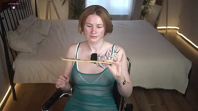 Snapshot of AkaneiroDemon chatting on February 11, 2:02 pm AkaneiroDemon online show from February 11, 2:02 pm