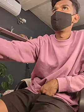 richardjames95 online show from December 2, 7:31 pm