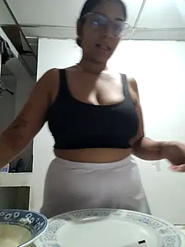 Snapshot of Sofythom1 chatting on June 26, 1:54 am Sofythom1 online show from June 26, 1:54 am