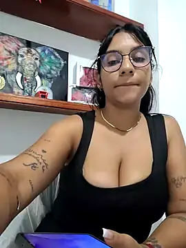 Snapshot of Sofythom1 chatting on August 9, 3:55 am Sofythom1 online show from August 9, 3:55 am