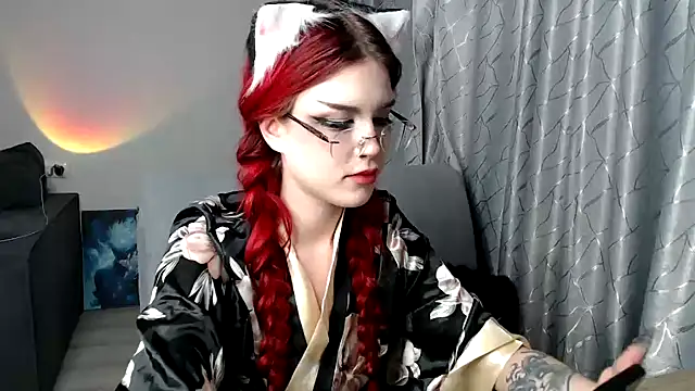 Snapshot of MikasaWaifu chatting on February 26, 12:27 am MikasaWaifu online show from February 26, 12:27 am
