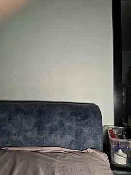 Snapshot of Kloemoretti chatting on October 21, 5:30 am Kloemoretti online show from October 21, 5:30 am