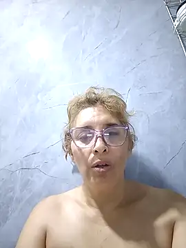 Snapshot of leona- chatting on February 2, 7:57 pm leona- online show from February 2, 7:57 pm