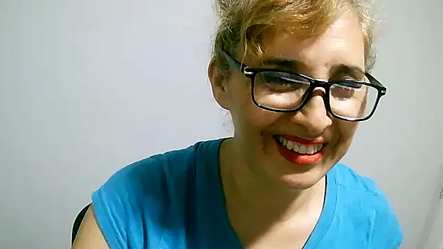 Snapshot of leona- chatting on February 7, 8:53 pm leona- online show from February 7, 8:53 pm