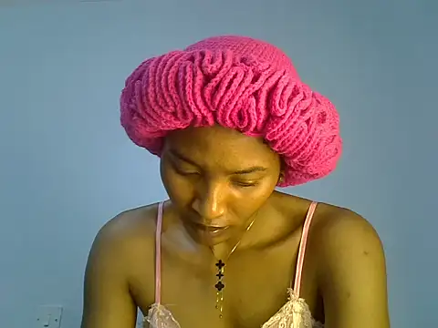 Snapshot of cute-alexis chatting on November 23, 1:16 am cute-alexis online show from November 23, 1:16 am