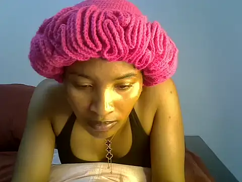 Snapshot of cute-alexis chatting on November 23, 1:22 pm cute-alexis online show from November 23, 1:22 pm