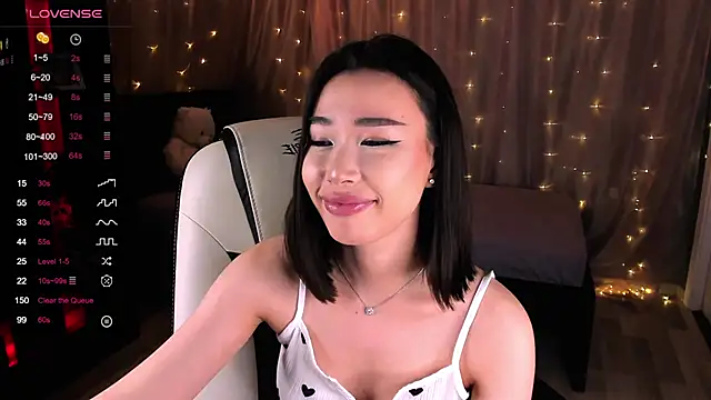 sensualily online show from February 6, 9:06 pm