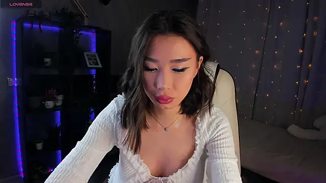 sensualily online show from March 16, 5:39 pm