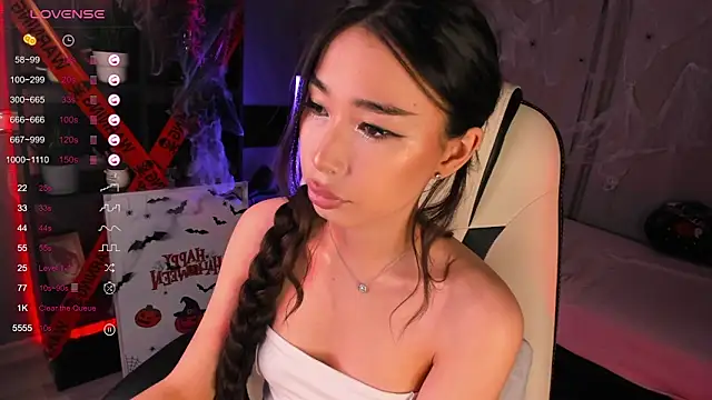 sensualily online show from October 28, 1:36 pm