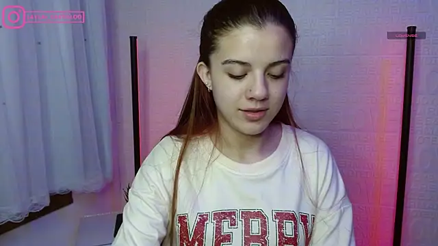 Layla castilloo online show from January 21, 2:05 pm