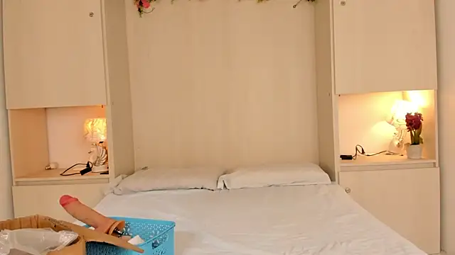 KendallRosse1 online show from March 19, 12:09 pm