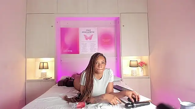 Snapshot of KendallRosse1 chatting on July 21, 4:20 pm KendallRosse1 online show from July 21, 4:20 pm