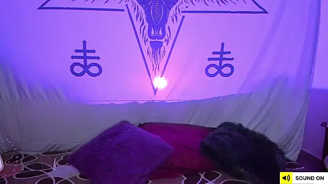 kaos room online show from March 5, 11:05 pm